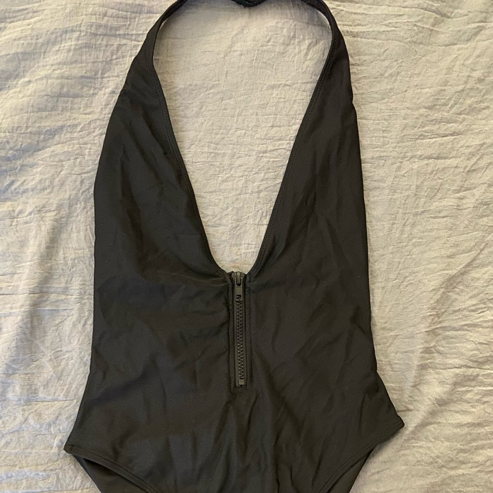Fashion Nova - 1 Piece Swimsuit